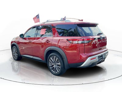 2023 Nissan Pathfinder SL