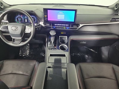 2025 Toyota Sienna XSE 7 Passenger