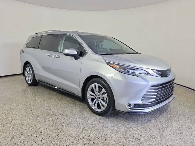 2024 Toyota Sienna Platinum 7 Passenger