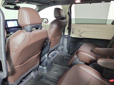 2023 Toyota Sienna Platinum 7 Passenger
