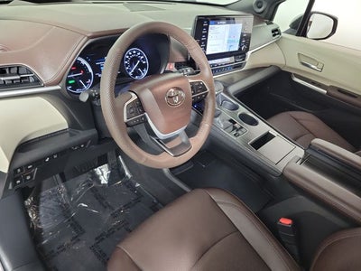 2023 Toyota Sienna Platinum 7 Passenger