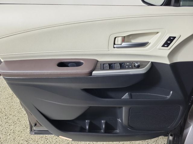 2023 Toyota Sienna Platinum 7 Passenger