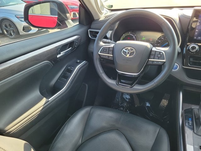 2021 Toyota Highlander Hybrid Platinum
