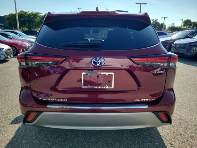 2021 Toyota Highlander Hybrid Platinum