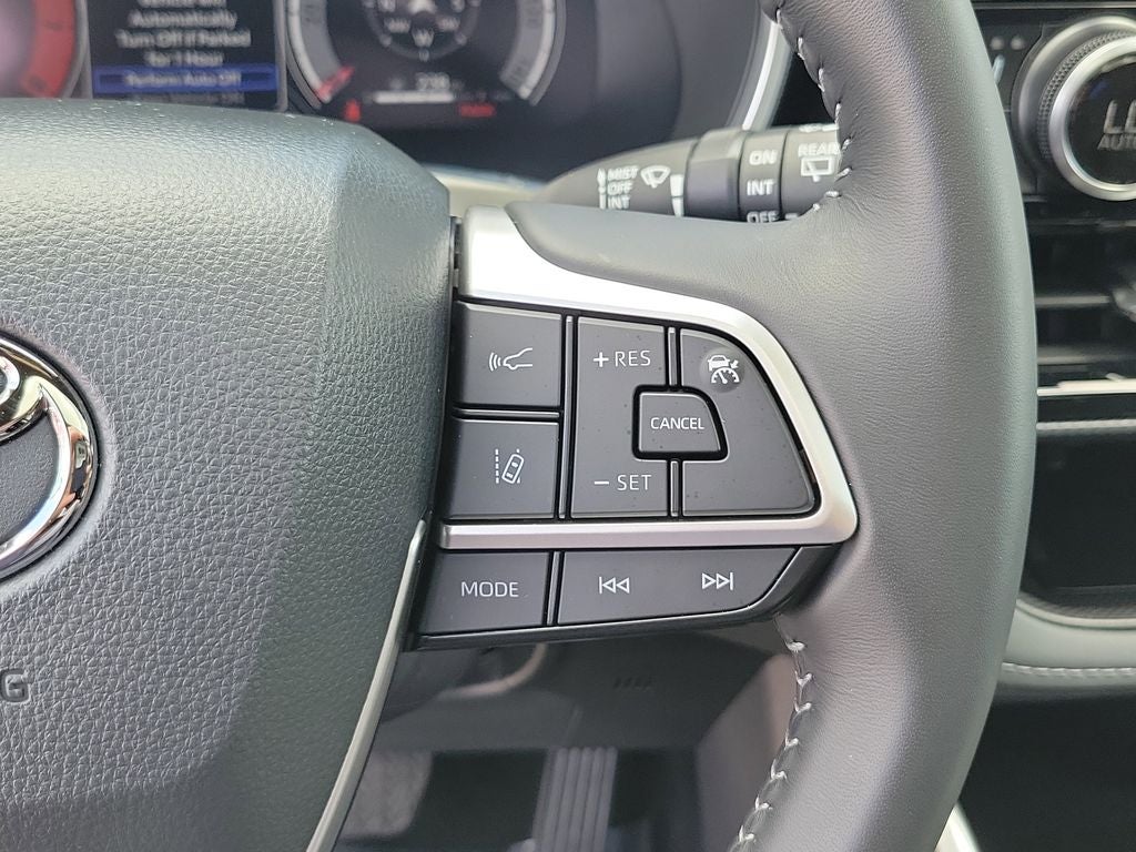 2025 Toyota Highlander XSE