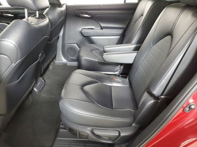 2025 Toyota Highlander XLE