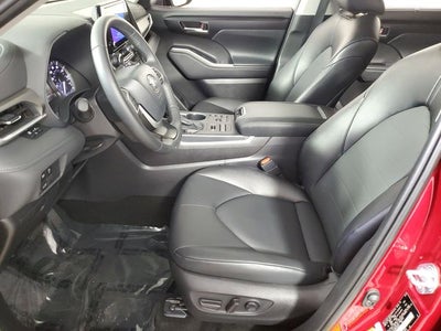 2025 Toyota Highlander XLE