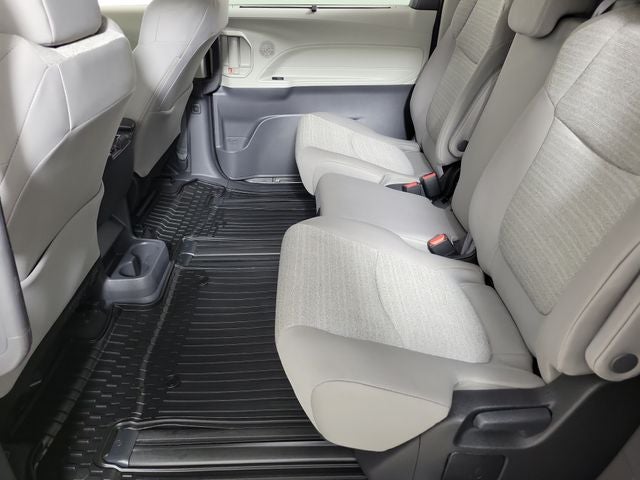 2023 Toyota Sienna LE 8 Passenger