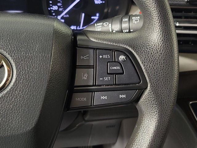 2023 Toyota Sienna LE 8 Passenger