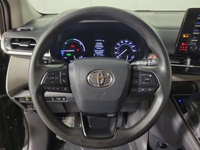 2023 Toyota Sienna LE 8 Passenger