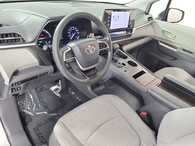 2021 Toyota Sienna LE 8 Passenger