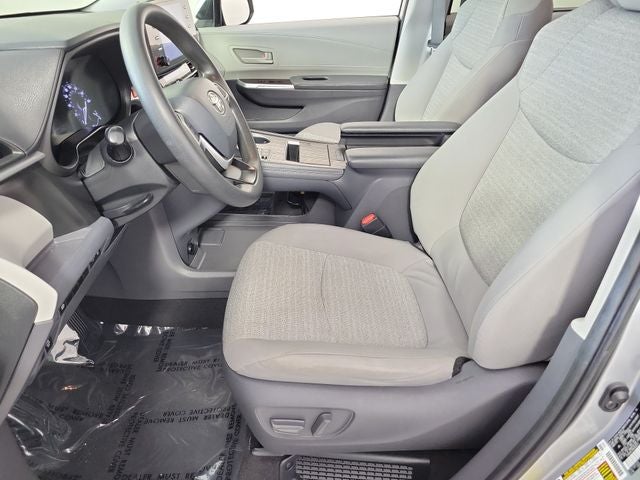 2021 Toyota Sienna LE 8 Passenger