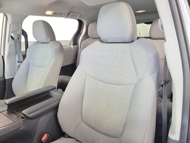 2021 Toyota Sienna LE 8 Passenger