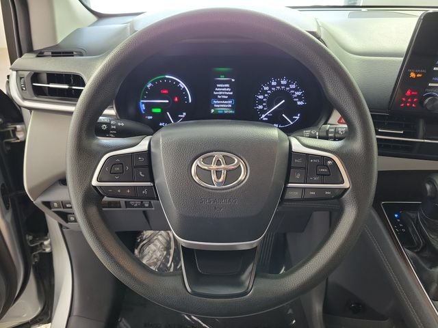2021 Toyota Sienna LE 8 Passenger