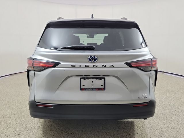 2021 Toyota Sienna LE 8 Passenger