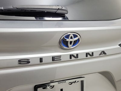 2021 Toyota Sienna LE 8 Passenger