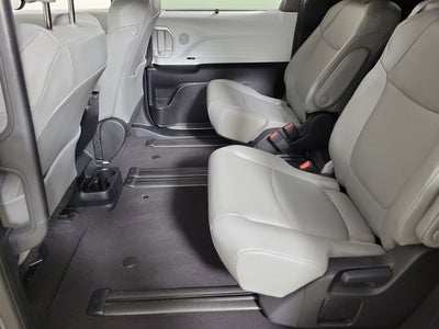 2025 Toyota Sienna XLE 8 Passenger