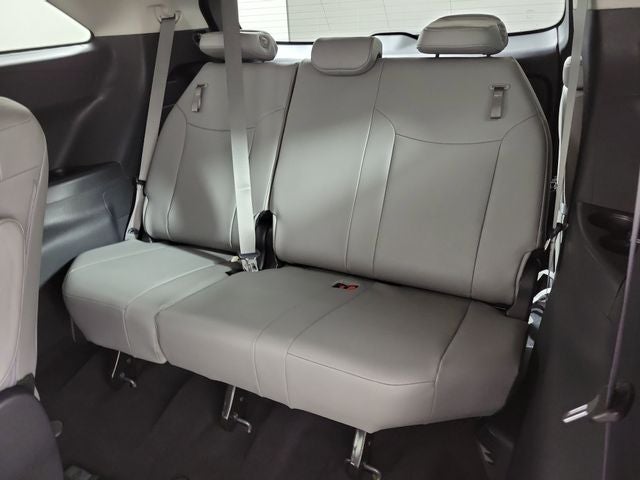 2025 Toyota Sienna XLE 8 Passenger