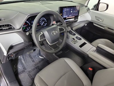 2025 Toyota Sienna XLE 8 Passenger