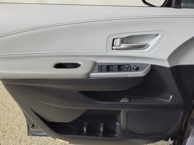 2025 Toyota Sienna XLE 8 Passenger