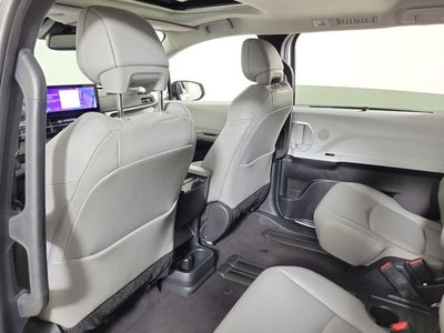 2025 Toyota Sienna XLE 8 Passenger