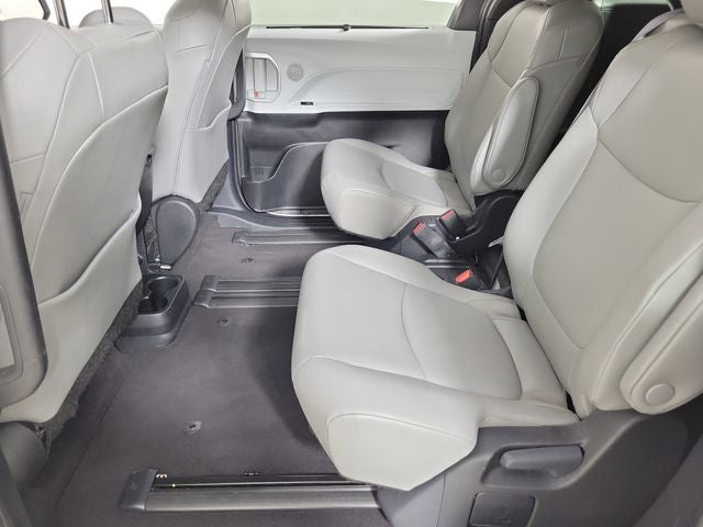 2025 Toyota Sienna XLE 8 Passenger