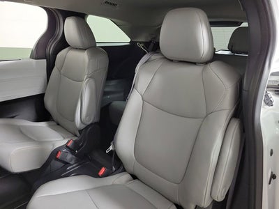 2025 Toyota Sienna XLE 8 Passenger