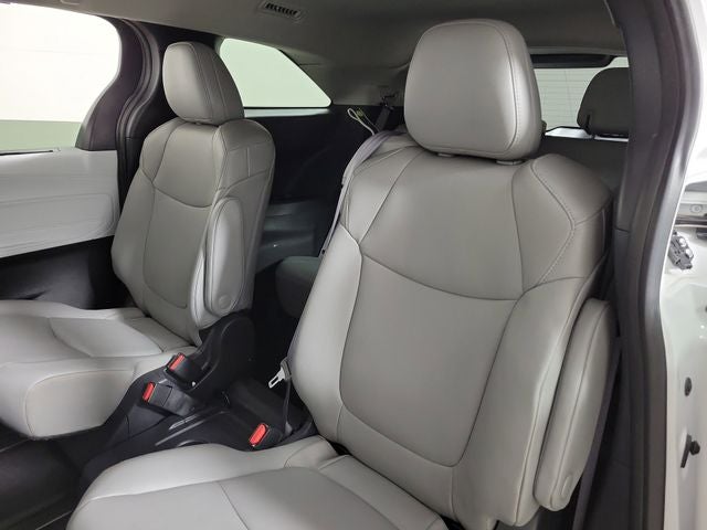 2025 Toyota Sienna XLE 8 Passenger