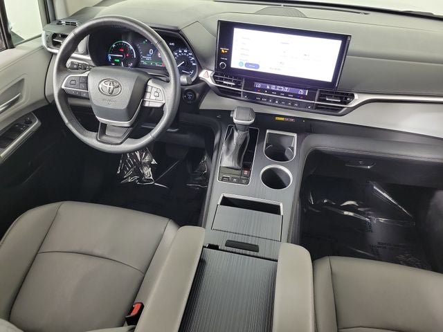 2025 Toyota Sienna XLE 8 Passenger