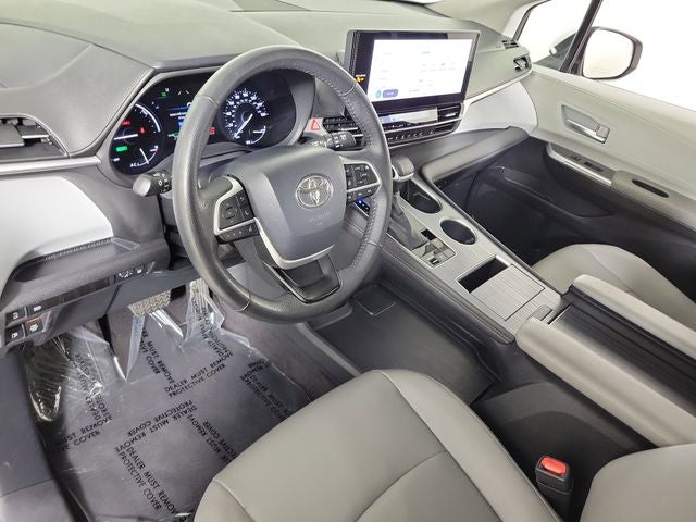 2025 Toyota Sienna XLE 8 Passenger