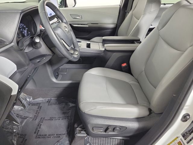 2025 Toyota Sienna XLE 8 Passenger