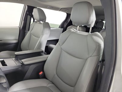 2025 Toyota Sienna XLE 8 Passenger