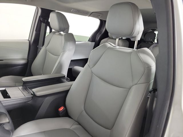 2025 Toyota Sienna XLE 8 Passenger