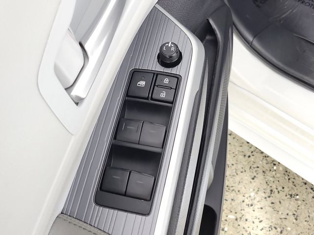 2025 Toyota Sienna XLE 8 Passenger