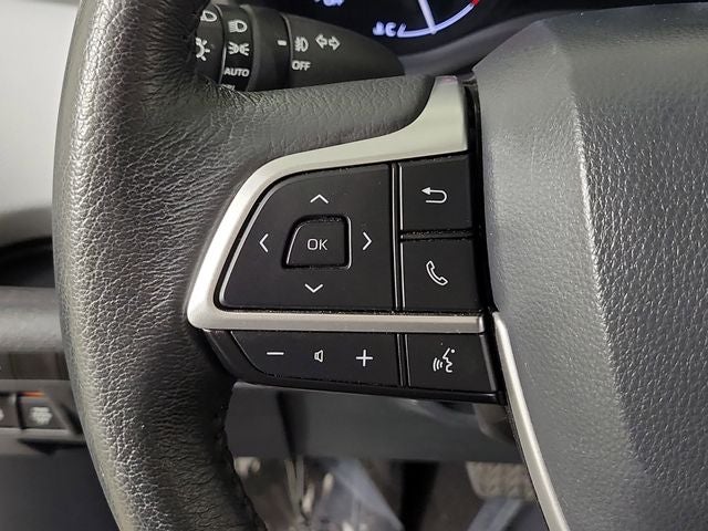 2025 Toyota Sienna XLE 8 Passenger