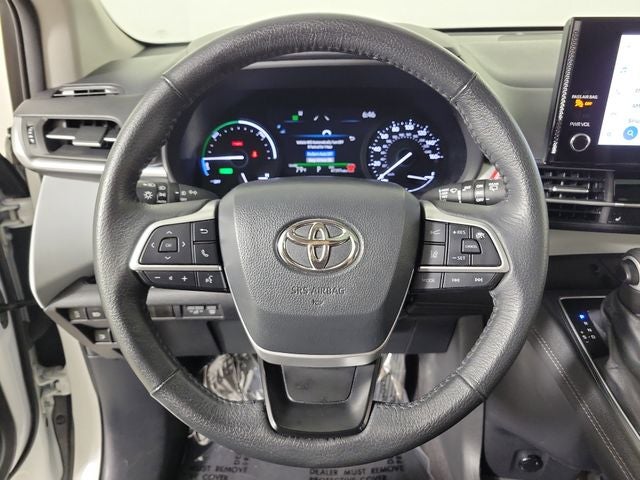 2025 Toyota Sienna XLE 8 Passenger