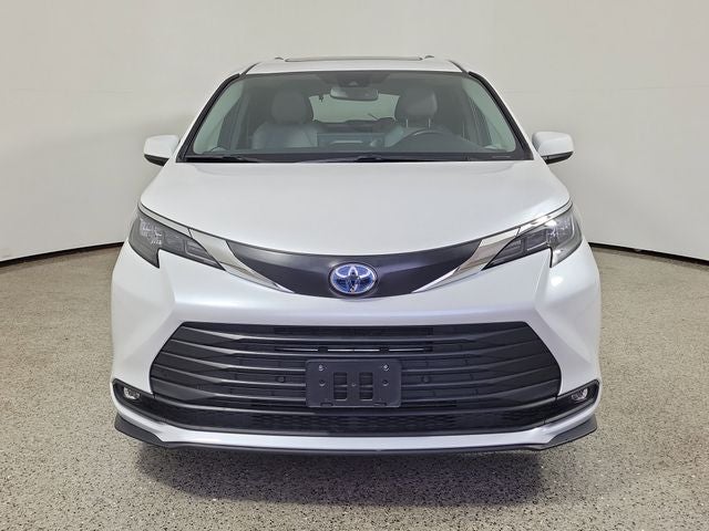 2025 Toyota Sienna XLE 8 Passenger