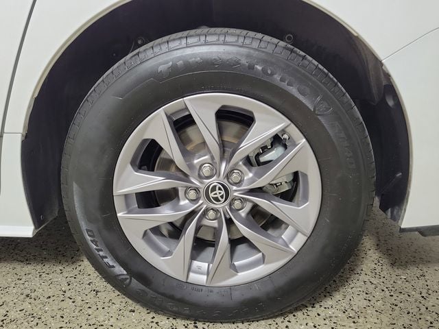 2025 Toyota Sienna XLE 8 Passenger