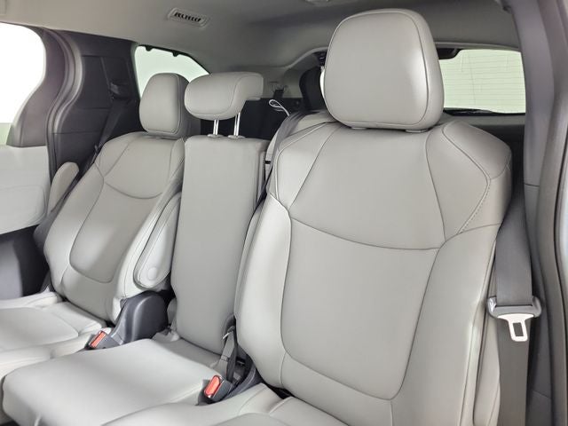 2026 Toyota Sienna XLE 8 Passenger