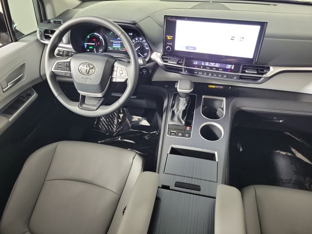 2026 Toyota Sienna XLE 8 Passenger