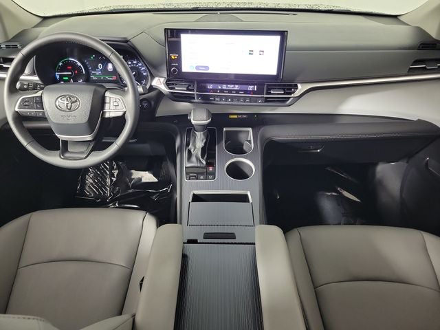 2026 Toyota Sienna XLE 8 Passenger