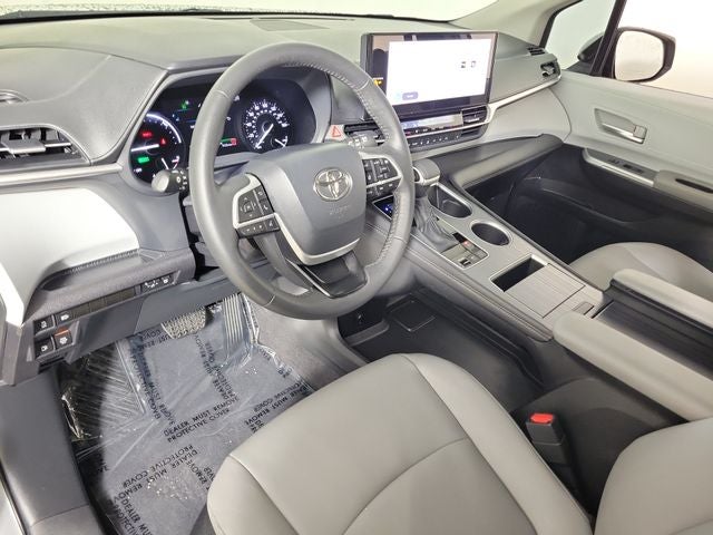 2026 Toyota Sienna XLE 8 Passenger