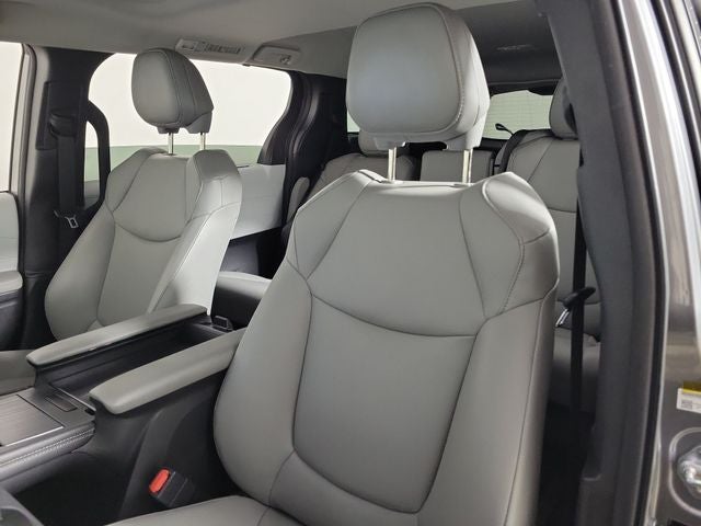 2026 Toyota Sienna XLE 8 Passenger