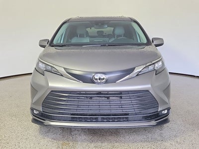 2026 Toyota Sienna XLE 8 Passenger