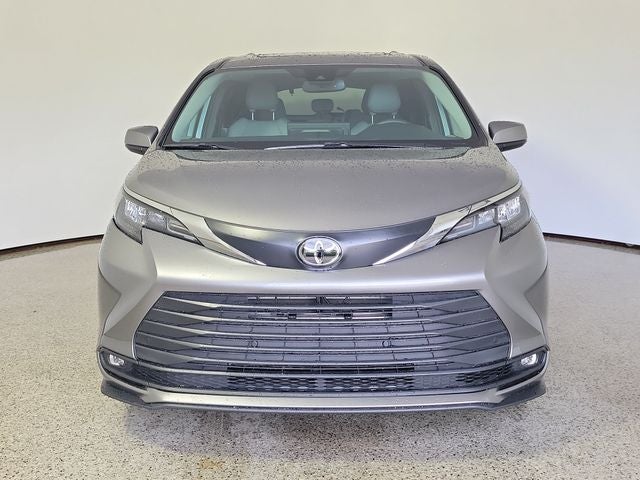 2026 Toyota Sienna XLE 8 Passenger
