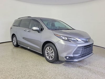 2026 Toyota Sienna XLE 8 Passenger