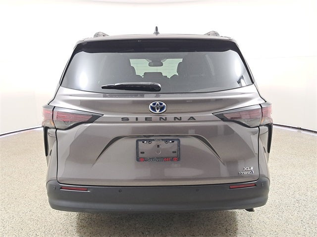 2024 Toyota Sienna XLE 8 Passenger
