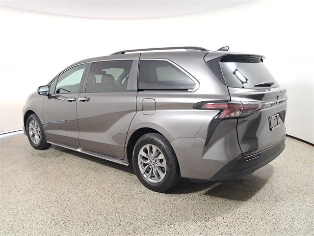 2024 Toyota Sienna XLE 8 Passenger
