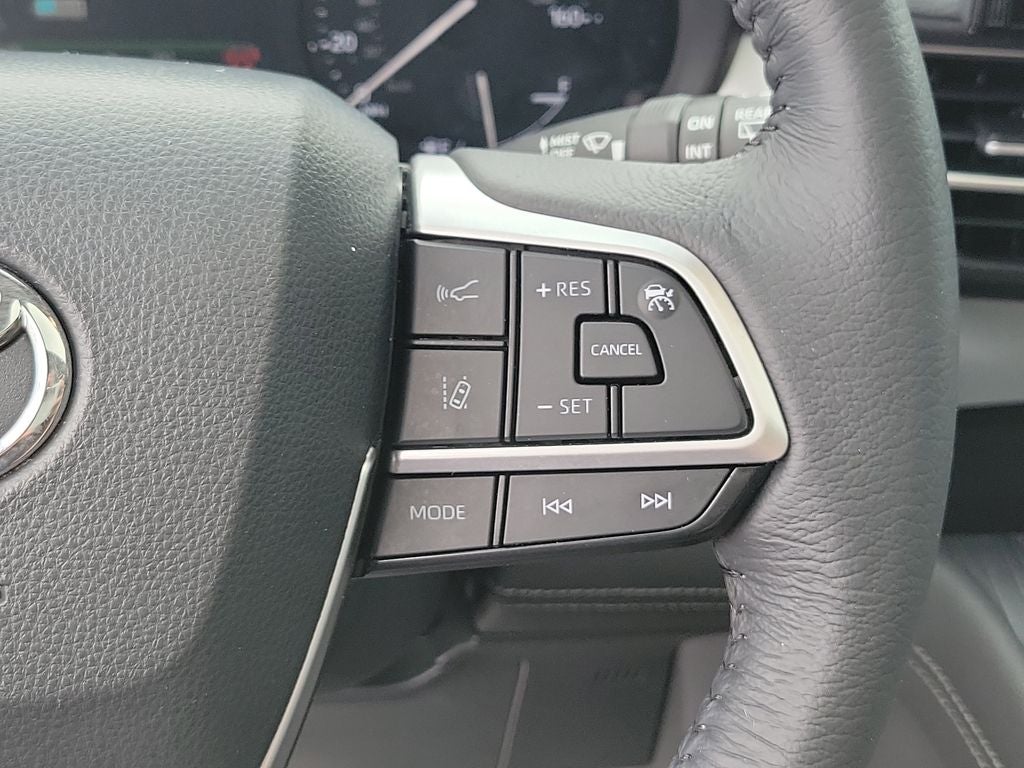 2025 Toyota Sienna XLE 7 Passenger