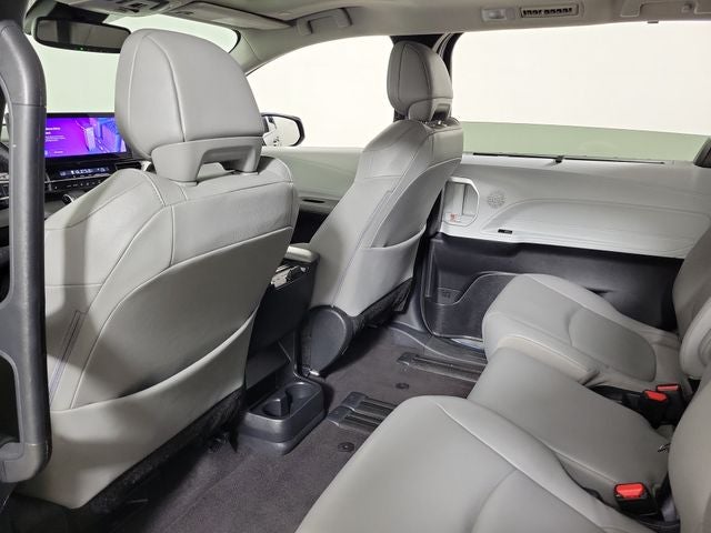 2025 Toyota Sienna XLE 8 Passenger